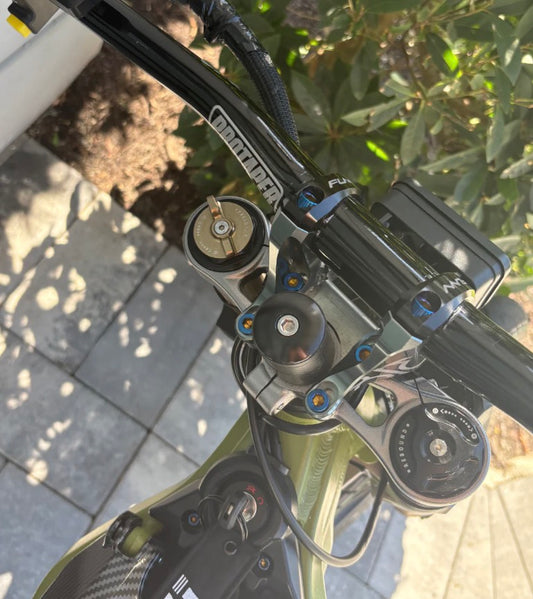 Titanium Bolts For Direct Mount: 8 piece